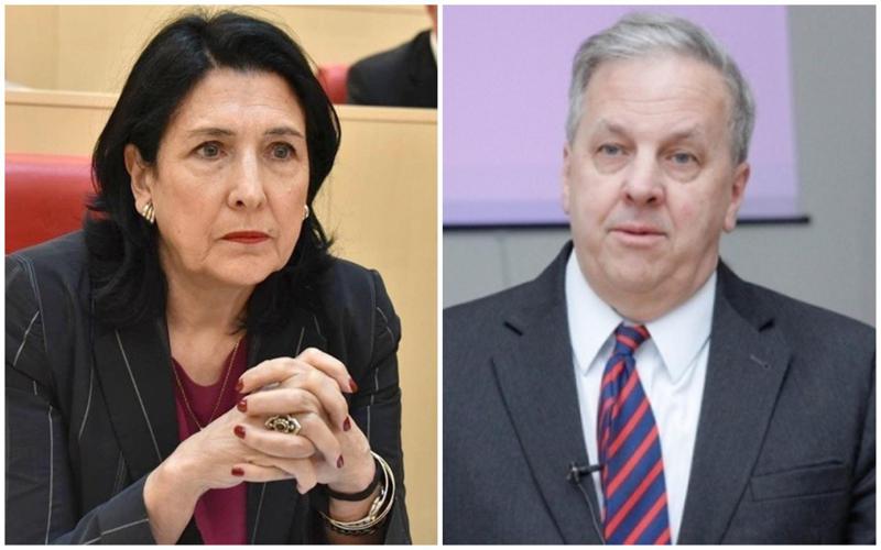 იან კელი სალომე ზურაბიშვილს აკრიტიკებს - "როგორ შეიძლება მიულოცოს შეთანხმება, რომელიც კავკასიაში ამყარებს რუსულ ოკუპაციას?"