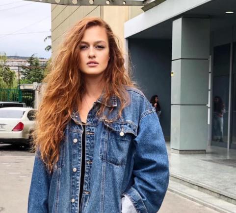 "რომ მეკითხებიან როგორ ვარ, ვპასუხობ, რომ უცნაურად - თითქოს გაგუდული ვარ" - როგორ მკურნალობს კოვიდინფიცირებული მანიკა ასათიანი?