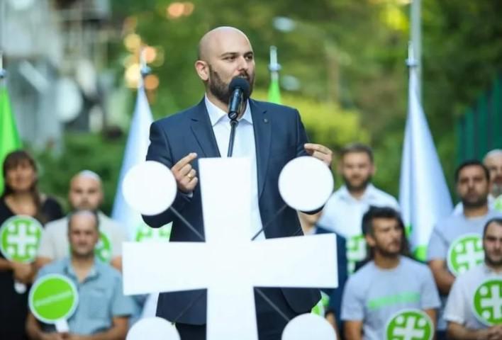 "მიშა ჩამოდის ლოზუნგს არ ვუერთდებით" - ბათუმში ოპოზიციის აქცია "ალეკო ელისაშვილი - მოქალაქეების" წარმომადგენლებმა დატოვეს