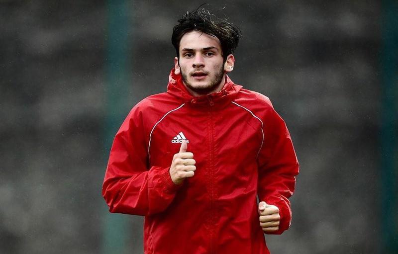 "მიღწეულით არ უნდა დაკმაყოფილდეს...არამგონია, რუსეთში დარჩეს..." - რას ყვება ქართული ფეხბურთის ამომავალი ვარსკვლავის, ხვიჩა კვარაცხელიას მამა