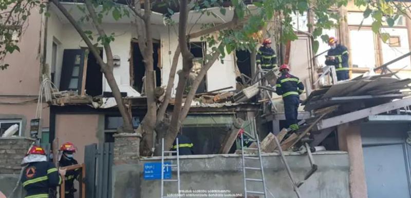 ბესიკის ქუჩაზე, საცხოვრებელი სახლის მე-2 სართულზე აფეთქება მოხდა