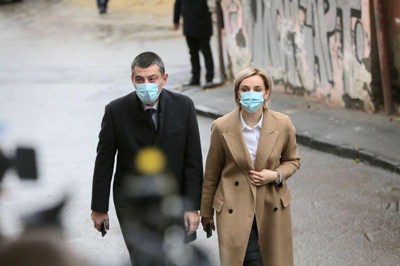 "პოლიტიკურმა პროცესმა უნდა გადაინაცვლოს პარლამენტში, ესაა მთავარი" - პრემიერის განცხადება, რომელმაც საკუთარი არჩევანი მეუღლესთან ერთად გააკეთა