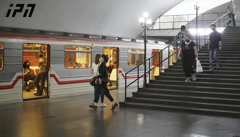 "მეტროს მემანქანეების დიდი ნაწილი ინფიცირებულია, საჭიროა მკაცრი შეზღუდვები, შესაძლოა, რამდენიმე ხნით მეტროს შეჩერება" - დამოუკიდებელი პროფკავშირი