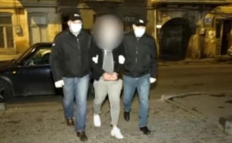 "მამაკაცს მისი ყოფილი შყვარებულის დამ ჯერ აგური ჩაარტყა, ამას მოჰყვა გასროლაც" - კლდიაშვილის ქუჩაზე მომხდარი სისხლიანი დაპირისპირების დეტალები