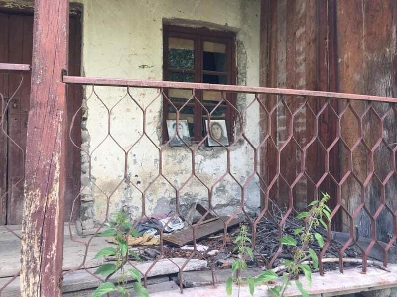 რიგები "წითელ ჯვარში" და გზაში გარდაცვლილი ადამიანები - პანდემიის ფონზე, უმძიმეს მდგომარეობაში ჩავარდნილი, მოსახლეობა ახალგორს ტოვებს