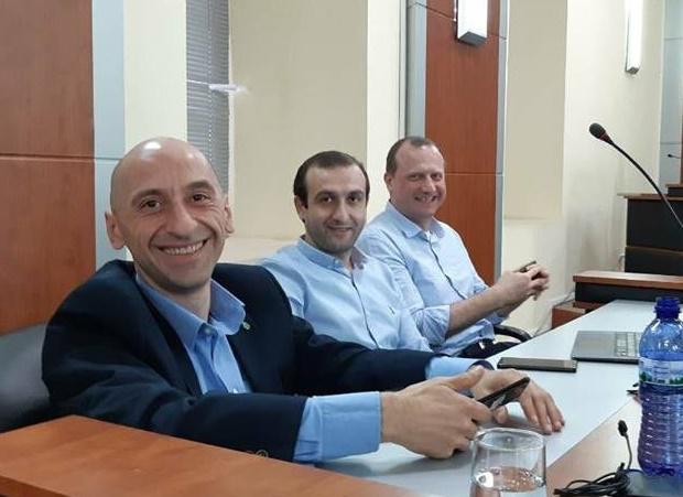 "მოგვთხოვა, მოწევას თავი დაანებეთო... ადამიანებთან ნორმალურად ისაუბრეთო" - რა პირობები წაუყენა ზურაბ ჯაფარიძემ თანაპარტიელებს?