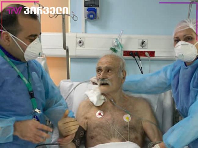 კახი კავსაძის მდგომარეობა გაუმჯობესდა - მსახიობის ფოტო კლინიკიდან