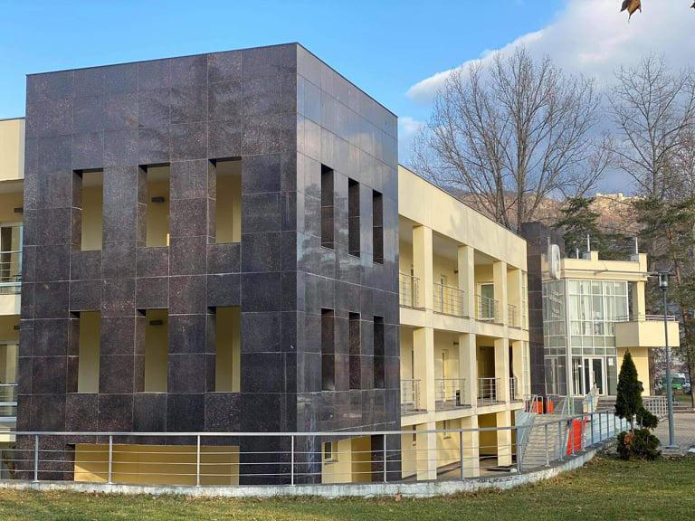 საჩხერის სასწრაფო-სამედიცინო დახმარების ცენტრის 24 თანამშრომელი Covid 19-ით დაინფიცირდა