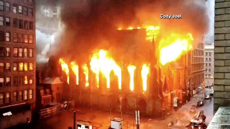 ნიუ-იორკში, მანჰეტენზე ხანძრის შედეგად, მე-19 საუკუნის ეკლესია დაიწვა