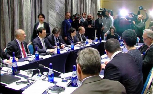 "ქართულ ოცნებასა“ და ოპოზიციურ სპექტრს შორის მოლაპარაკებების მეხუთე რაუნდი დღეს აღარ გაიმართება