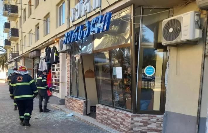 სენაკში, პურის საცხობში აფეთქება მოხდა - არსებული ინფორმაციით, აფეთქება გაზის გაჟონვამ გამოიწვია