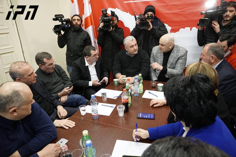 ოპოზიციური პარტიები ხვალ მემორანდუმს გააფორმებენ