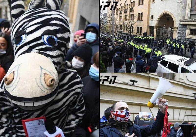 "ზებრა" პარლამენტთან, ე.წ. სირცხვილის კორიდორები და მეათე მოწვევის კანონმდებელთა პირველი სხდომა - დღის მნიშვნელოვანი ფოტოები