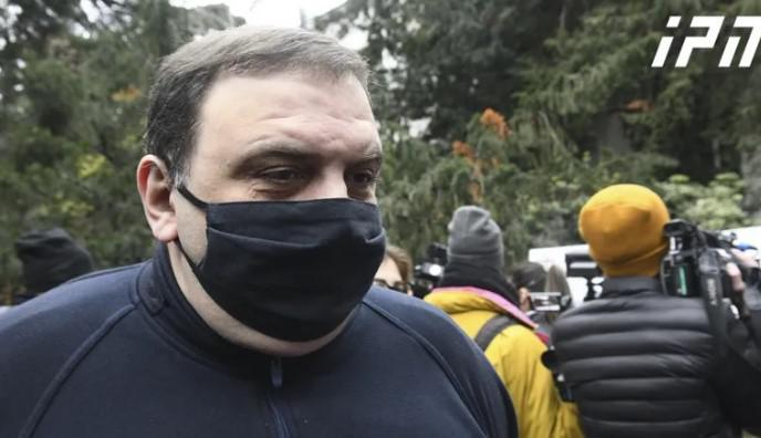 "უცოდინრებისთვის მინდა ვთქვა, რომ დემოკრატიის სამშობლო არის ქუჩა...პირველი სესია მეათე პარლამენტმა გახსნა ცალფეხამ" - გუბაზ სანიკიძე