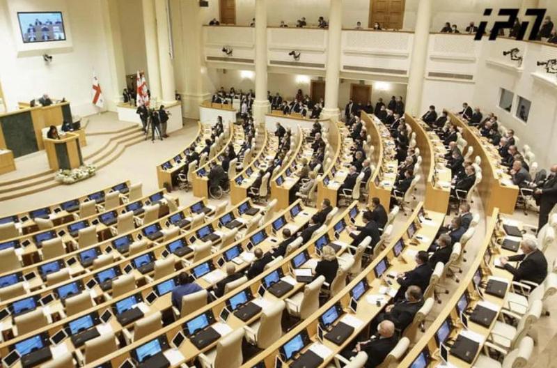 ხელისუფლებამ საკრებულოებში ახალი თანამდებობების შექმნა გადაიფიქრა - პარლამენტმა გასული კვირის ინიციატივა უკან გაიწვია