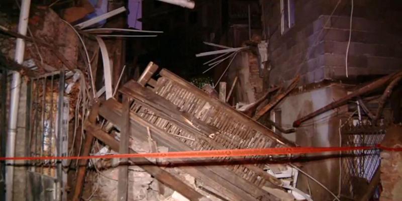 ავლაბარში საცხოვრებელი სახლის კედელი და აივანი ჩამოინგრა