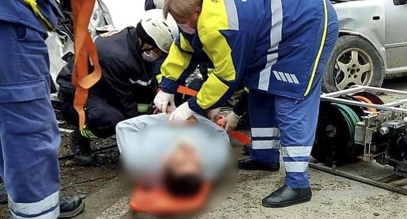 თელავში "მერსედერსი" და "გოლფი" ერთმანეთს შეეჯახა - დაშავებულია 5 ადამიანი