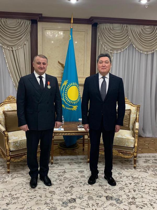 ყაზახეთის რესპუბლიკის პრეზიდენტმა კ. ტოკაევმა დააჯილდოვა საქართველოს მოქალაქე დ. ქემერტელიძე დოსტიკის II ხარისხის ორდენით (მეგობრობის ორდენი)