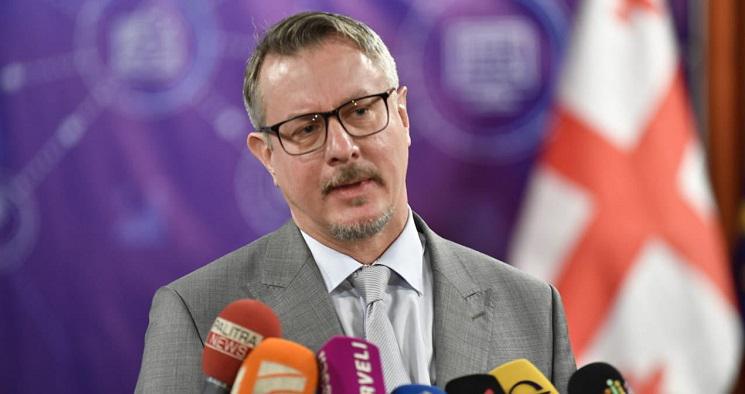 "ევროკავშირი საქართველოსგან ერთნაირსქესიანთა ქორწინების დაკანონებას არ ითხოვს" - კარლ ჰარცელი