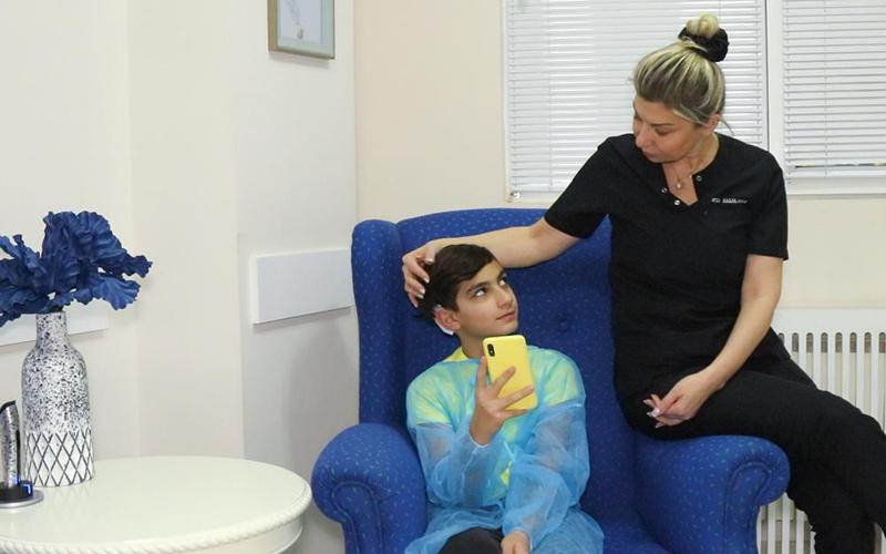 როგორ აუხდინა 11 წლის საბას მთელი ცხოვრების ოცნება პლასტიკურმა ქირურგმა დეა პაპასკირმა