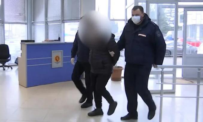 პოლიციამ დააკავა მამაკაცი, რომელმაც თერჯოლაში მუქარით მოქალაქეს 4050 ლარი გამოსძალა