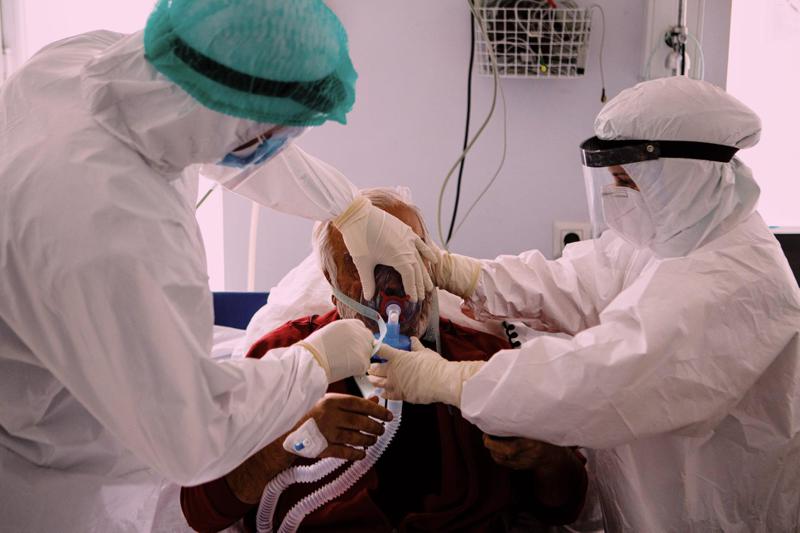 "კოვიდ პანდემია, მკურნალობა და ზრუნვა..." - ემოციური კადრები თბილისის ცენტრალური საავადმყოფოდან