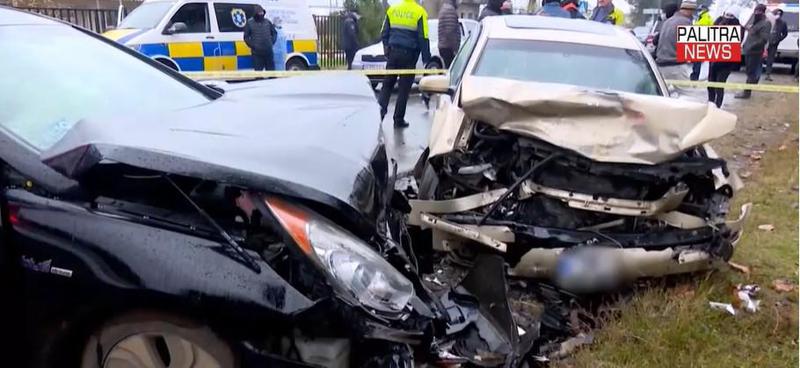 ავტოსაგზაო შემთხვევის შედეგად ერთი ადამიანი გარდაიცვალა, ორი კი დაშავდა, მათგან ერთი ორსულია - მძიმე კადრები ტრაგედიის ადგილიდან