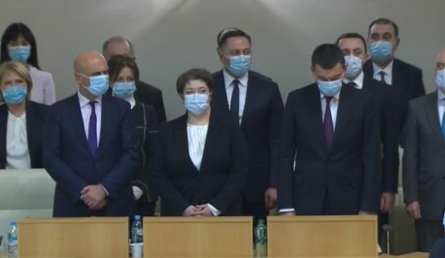 პარლამენტმა მინისტრთა კაბინეტს და სამთავრობო პროგრამას ნდობა გამოუცხადა