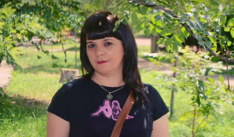 "სასმელისთვის თანხა მოსთხოვა და უარის შემდეგ დანა დაარტყა" - ვინ არის სამტრედიაში ქმრის მიერ მოკლული ქალი და რას ამბობენ მისი ოჯახის წევრები?