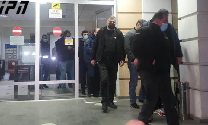 თელავის ცენტრალური საავადმყოფოს დირექტორის მკვლელობისა და კიდევ ერთი პირის დაჭრის საქმეზე ბრალდებულ სამართალდამცავს პატიმრობა შეეფარდა