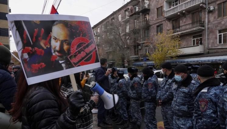 "ფაშინიანის პილიტიკური სიკვდილი გარდაუვალია" - დაინიშნება თუ არა სომხეთში ვადამდელი არჩევნები და რა შანსები აქვს მოქმედ პრემიერ-მინისტრს