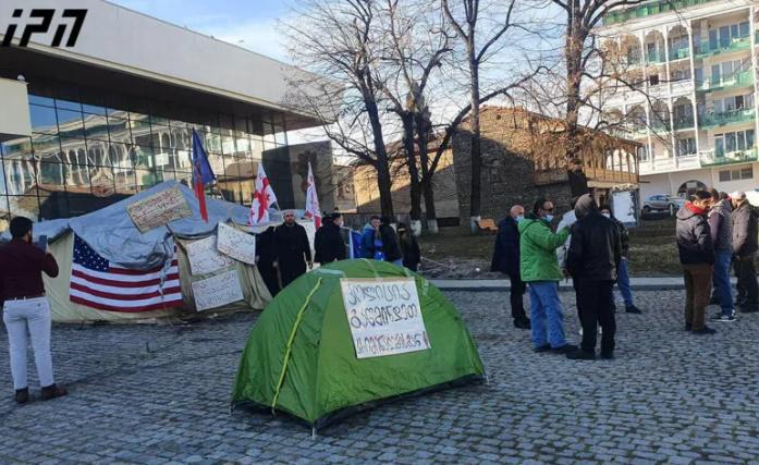 "გუშინ მოხდა ტერორისტული აქტი, შემთხვევით გადავრჩით სიკვდილს..." - რა მოთხოვნები აქვთ თელავში გამართული აქციის მონაწილეებს?