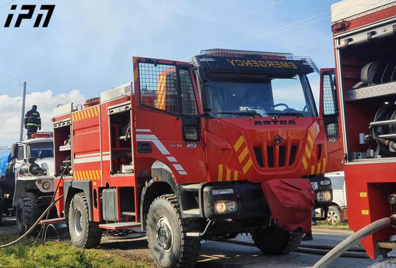 წალენჯიხაში, სოფელ სქურის ტყეში გაჩენილ ხანძრს 15 მეხანძრე-მაშველი აქრობს