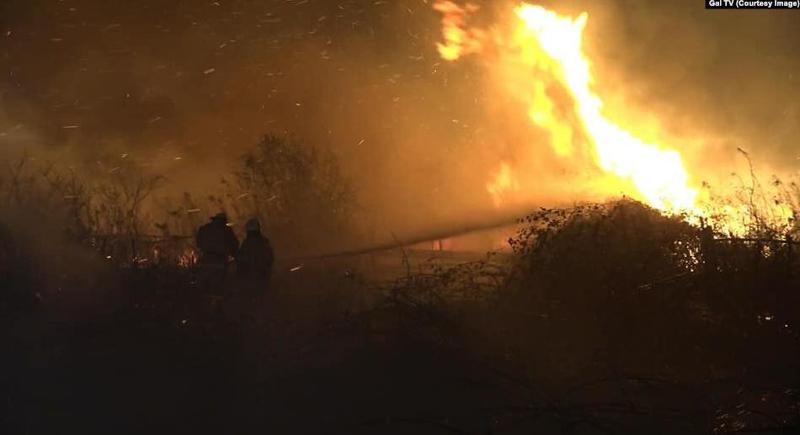 "მამაჩემის სახლი, რომელიც ომის შემდეგ სამჯერ აღვადგინეთ, განადგურებულია..." - რა ვითარებაა გალში, სადაც მასშტაბურ ხანძარს ებრძვიან