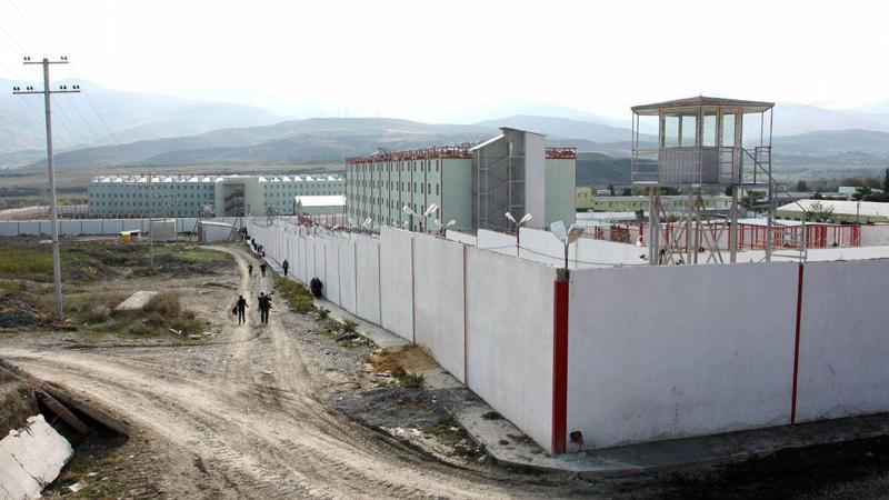 ბოლო სამ დღეში კორონავირუსი 18 პატიმარს დაუდასტურდა - რა ვითარებაა ციხეებში