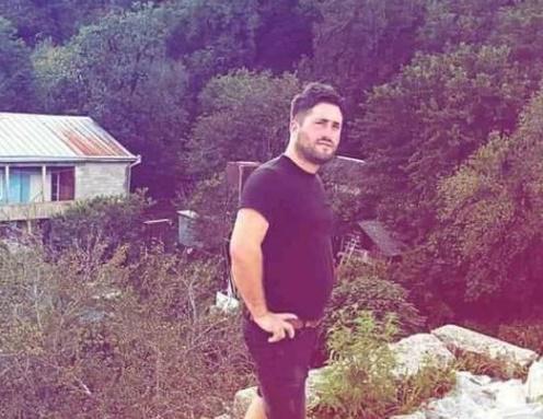 სენაკში 32 წლის ბიჭი მამამ ყანაში გარდაცვლილი იპოვა - "დაზიანება ყელში, საკანცელარიო დანით აქვს მიყენებული"