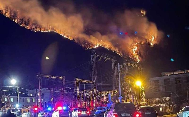 ხანძარი ოკუპირებულ გაგრაში - სოციალურ ქსელში გავრცელებული უმძიმესი ფოტოები