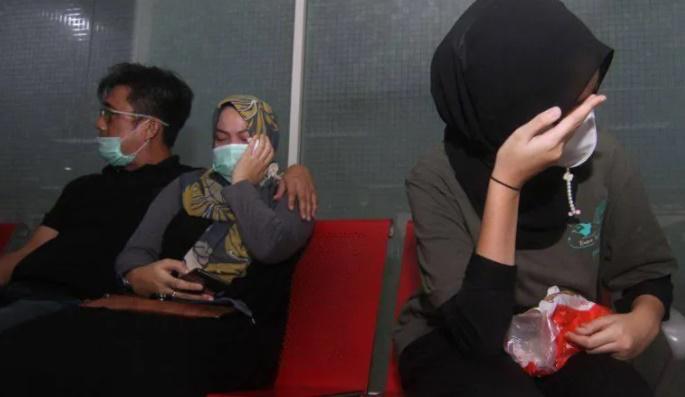 რადარებიდან გაუჩინარებულ თვითმფრინავში 62 ადამიანი იყო, მათ შორის 10 ბავშვი - ბოლო ინფორმაცია ინდონეზიიდან