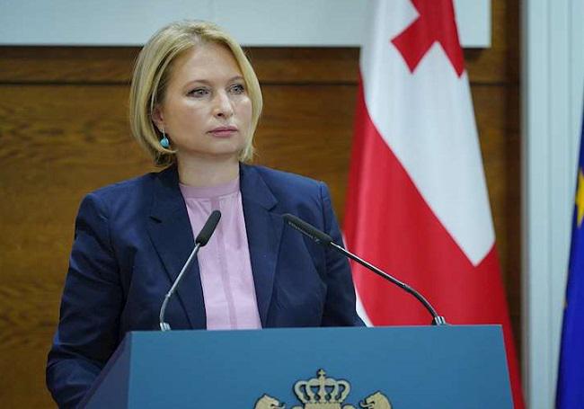 "მივესალმები, რაც უფრი მეტი ეკონომისტი და ფინანსისტი იქნება წამყვან თანამდებობაზე" - ნათია თურნავა ჯანდაცვის ახალ მინისტრზე