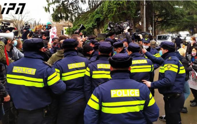 აქცია "ქართული ოცნების" ყრილობის პარალელურად - რა ვითარებაა "ექსპო ჯორჯიასთან"?