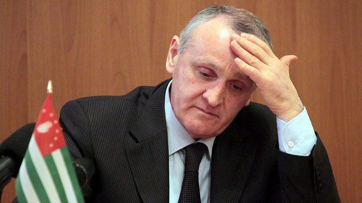 აფხაზეთის დე ფაქტო პრემიერი ალექსანდრე ანქვაბი ხელოვნური სუნთქვის აპარატზეა - ის კოვიდ-19-ს 30 დეკემბრიდან ებრძვის