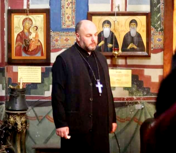 "ხშირად, სიძე-პატარძალი სასულიერო პირს არც უსმენს... ხმაურში, ფოტოგადაღებაში აღესრულება წმინდა საიდუმლო" - რა უნდა იცოდნენ წყვილებმა ჯვრისწერის შესახებ