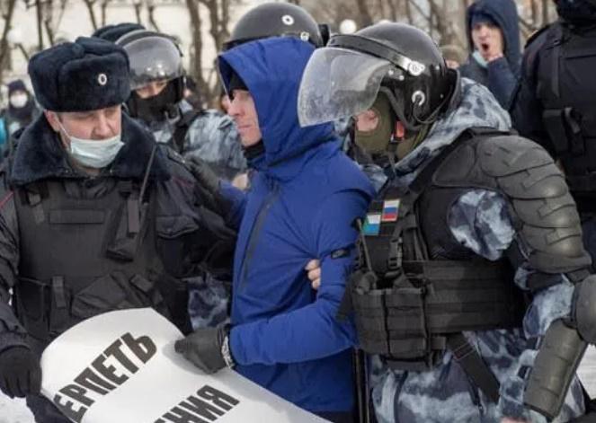 ალექსეი ნავალნის მხარდამჭერ აქციაზე 125-ზე მეტი ადამიანი დააკავეს - რა ვითარებაა რუსეთის ქალაქებში