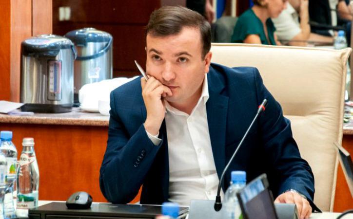 "თვითმფრინავის ბარგის განყოფილებაში არ ჩაეტია და 5 საათი მუხლებზე დადებული ვატარე ჩემოდანი" - რას იხსენებს ჩინოვნიკი, რომელმაც რუსეთის წინააღმდეგ სარჩელი თბილისიდან სტრასბურგში ჩაიტანა