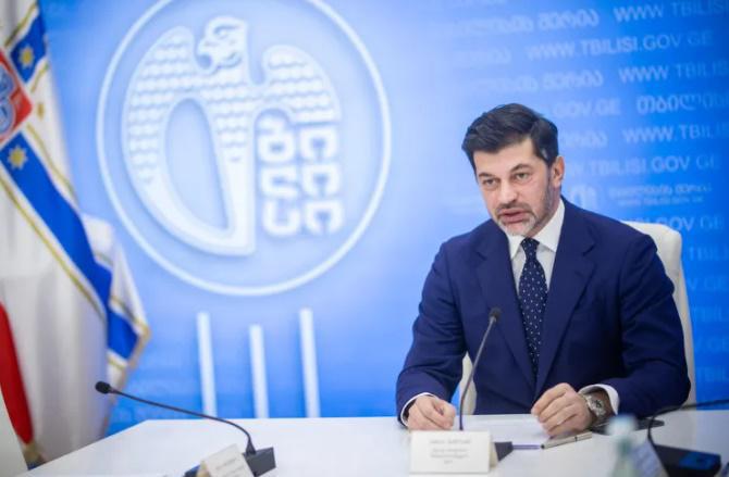 "ბევრი პროგრამა გვაქვს, რითაც შეგვიძლია დავეხმაროთ გაჭირვებულებს და არა იმათ, ვისაც 4 ბინა და 4 ავტომობილი ჰყავს" - კალაძე