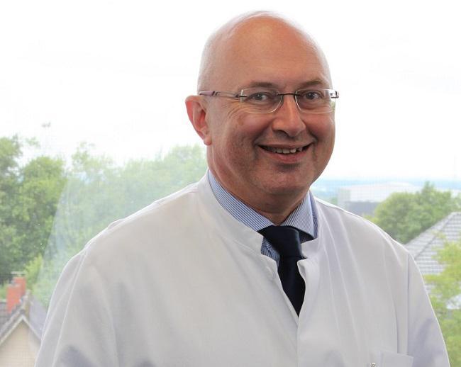 "როგორც კი ევროპაში ფეხზე დავდექი, შევეცადე, სამშობლოშიც დამეწყო მუშაობა, 2004 წლიდან ვმუშაობ კიდეც საქართველოში" - წარმატებული ექიმის პროექტები საქართველოსთვის