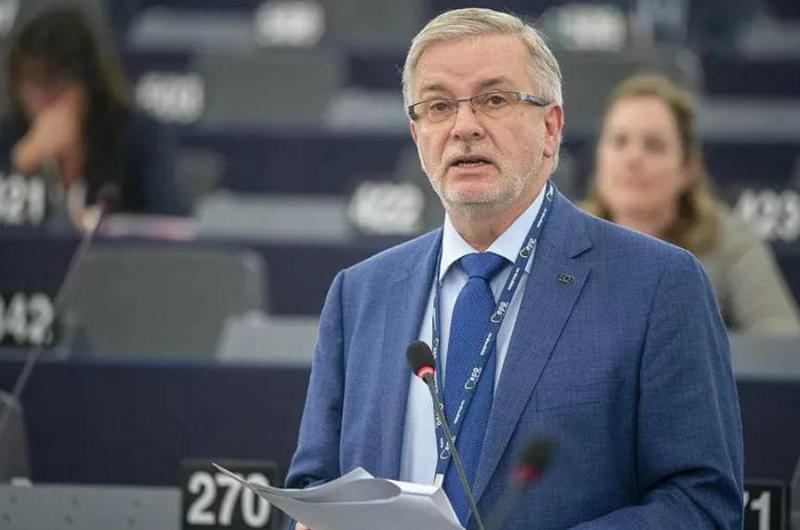 "მართლა შესაძლებელია, რომ ასეთი გავლენიანი ფიგურა უბრალოდ წავიდეს? როგორც წესი, ასე არ ხდება" - რას ამბობს ევროპარლამენტარი ივანიშვილის პოლიტიკიდან წასვლაზე?