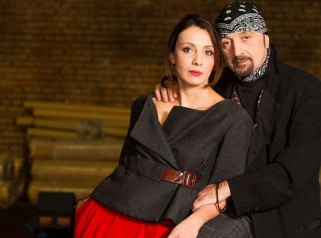 "10 წლის უნახავი შემთხვევით შემხვდა, ვუთხარი, მოსკოვში უნდა წაგიყვანო-მეთქი. ერთ კვირაში ჩემი ცოლი გახდა" - რას ყვება დათო ევგენიძე ოჯახსა და თემურ ალასანიასთან მძახლობაზე