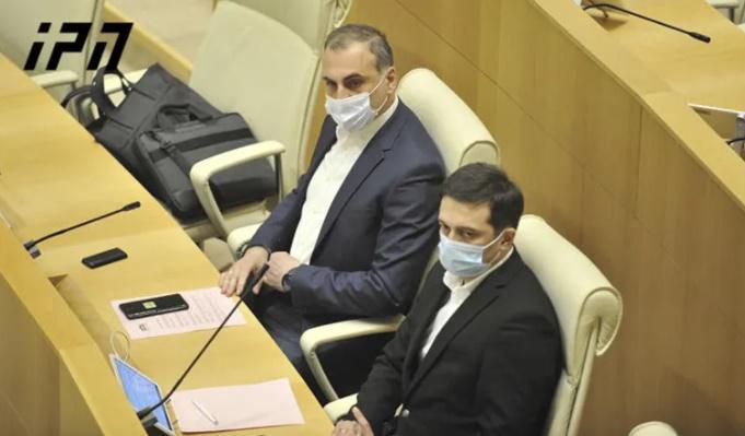 "პარლამენტში მისასვლელად მანქანა და მძღოლი არ მჭირდება - თვითონაც ვმართავ მანქანას, მყავს სკუტერიც და ცხენიც კი" - ლევან იოსელიანი