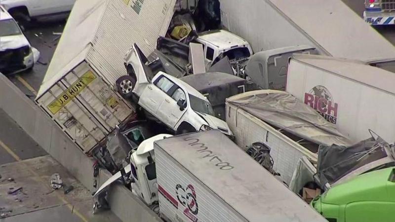 მასშტაბური ავარია ტეხასში - ერთმანეთს 130-ზე მეტი ავტომობილი შეეხაჯა, გარდაიცვალა 6 და დაშავდა ათობით ადამიანი (ფოტოები)